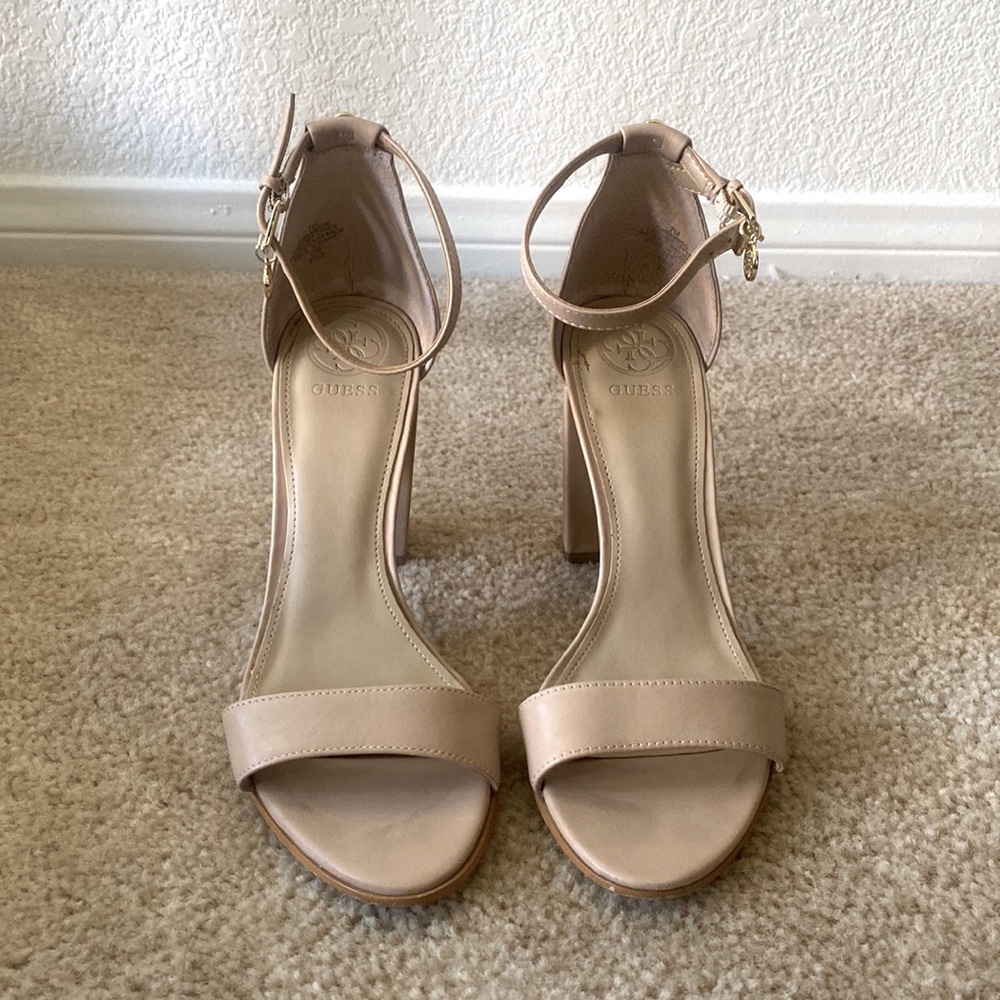 GUESS nude size 7 platform heel - Very lightly worn